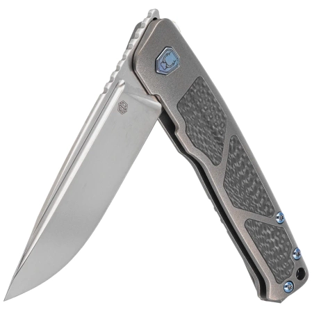 Nóż składany RikeKnife Aragil Dark Gray Titanium/Carbon Fiber, Satin M390 by Ivan D. Braginets (RK-Aragil-DG)